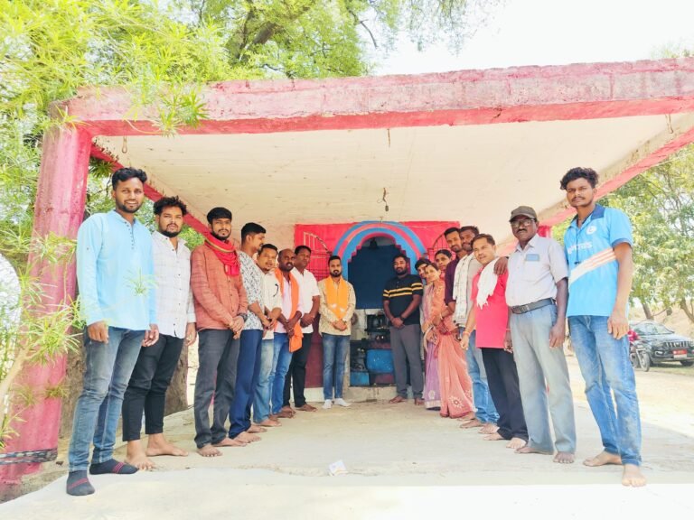 जवाली में भाजयुमो जिला उपाध्यक्ष एवं मंडल प्रभारी सुजीत सिंह की उपस्थिति में प्रधानमंत्री नरेंद्र मोदी जी के 4399 दिन पूर्ण होने पर सिंघाली शंकर मंदिर में हुआ रुद्राभिषेकएंकर स्क्रिप्ट: